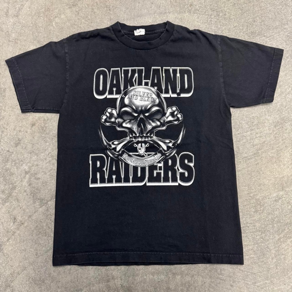 Vintage Men's Oakland Raiders T-Shirt Black Short Sleeve Graphic Medium
